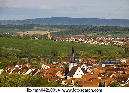 Picture - Nordheim am Main, hinten Volkach, Mainfranken, Unterfranken, Franken, Bayern, Deutschland, Europa. Fotosearch