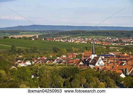 Stock Image - Nordheim am Main, hinten Volkach, Mainfranken, Unterfranken, Franken, Bayern, Deutschland, Europa. Fotosearch