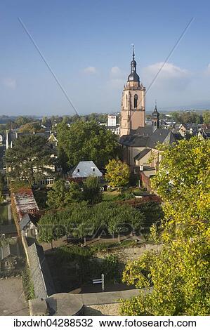 Ortsansicht mit Pfarrkirche St. Peter und Paul, Eltville am Rhein, Rheingau, Hessen, Deutschland, Europa View Large Photo Image Stock Image - Ortsansicht mit Pfarrkirche St. Peter und Paul, Eltville am Rhein, Rheingau, Hessen, Deutschland, Europa. Fotosearch