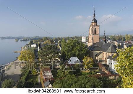 Ortsansicht mit Rheinpromenade und Pfarrkirche St. Peter und Paul, Eltville am Rhein, Rheingau, Hessen, Deutschland, Europa View Large Photo Image Stock Image - Ortsansicht mit Rheinpromenade und Pfarrkirche St. Peter und Paul, Eltville am Rhein, Rheingau, Hessen, Deutschland, Europa. Fotosearch