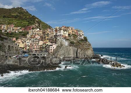 Picture - Ortsansicht, UNESCO-Weltkulturerbe, Manarola, Nationalpark Cinque Terre, Ligurien, Italien, Europa. Fotosearch