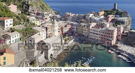Stock Photo - Ortsansicht, Vernazza, Cinque Terre, Riviera di Levante, Provinz La Spezia, Ligurien, Italien, Europa. Fotosearch