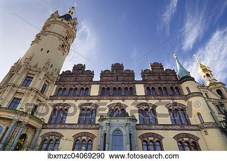 Ostfassade vom Schweriner Schloss, 1845 bis 1857 errichtet, romantischer Historismus, Schwerin, Mecklenburg-Vorpommern, Deutschland, Europa View Large Photo Image Stock Image - Ostfassade vom Schweriner Schloss, 1845 bis 1857 errichtet, romantischer Historismus, Schwerin, Mecklenburg-Vorpommern, Deutschland, Europa. Fotosearch