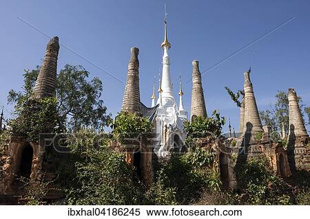 Stock Photography - Pagodenwald, Stupas, bei Indein am Inle-See, Shan-Staat, Myanmar, Asien. Fotosearch