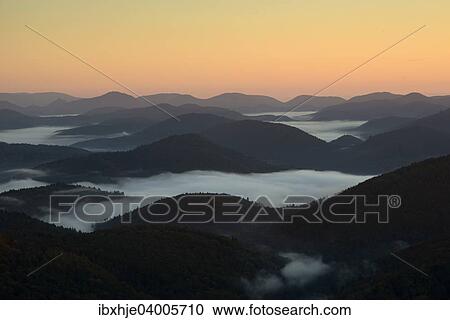 Stock Image - Pfalzer Wald, von der Burgruine Wegelnburg, Dahner Felsenland, Dahn, Pfalz, Rheinland-Pfalz, Deutschland, Europa. Fotosearch