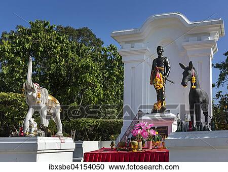 Phra Pathum Worarat Denkmal im Thung Si Muang Park, Mueang, Ubon Ratchathani, Isan, Isaan, Thailand, Asien View Large Photo Image Stock Image - Phra Pathum Worarat Denkmal im Thung Si Muang Park, Mueang, Ubon Ratchathani, Isan, Isaan, Thailand, Asien. Fotosearch