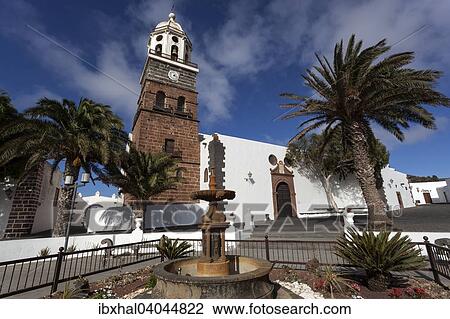 Plaza de la Constitution mit der Iglesia de Nuestra Senora de Guadalupe, Teguise, Lanzarote, Kanarische Inseln, Spanien, Europa View Large Photo Image Stock Image - Plaza de la Constitution mit der Iglesia de Nuestra Senora de Guadalupe, Teguise, Lanzarote, Kanarische Inseln, Spanien, Europa. Fotosearch