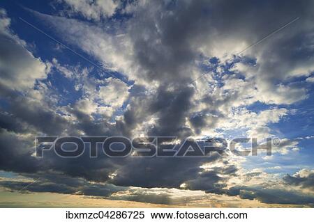 Regenwolken (Nimbostratus) am Abendhimmel, Bayern, Deutschland, Europa View Large Photo Image Stock Photography - Regenwolken (Nimbostratus) am Abendhimmel, Bayern, Deutschland, Europa. Fotosearch