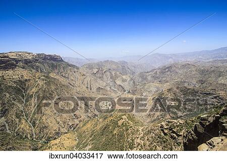 Stock Photo - Riesige Felsschlucht bei Qohaito, Eritrea, Afrika. Fotosearch