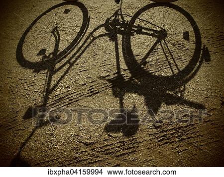 Schatten eines alten Damenrads, Kreuzberg, Berlin, Deutschland, Europa View Large Photo Image Picture - Schatten eines alten Damenrads, Kreuzberg, Berlin, Deutschland, Europa. Fotosearch