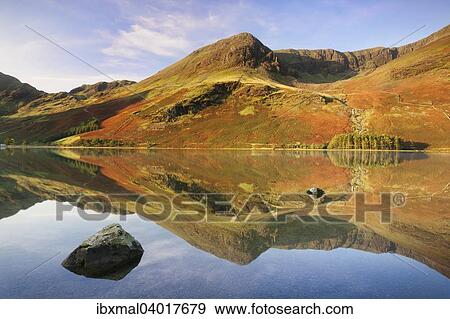 See Buttermere Lake, Lake District National Park, Cumbria, England, Grossbritannien View Large Photo Image Stock Photo - See Buttermere Lake, Lake District National Park, Cumbria, England, Grossbritannien. Fotosearch