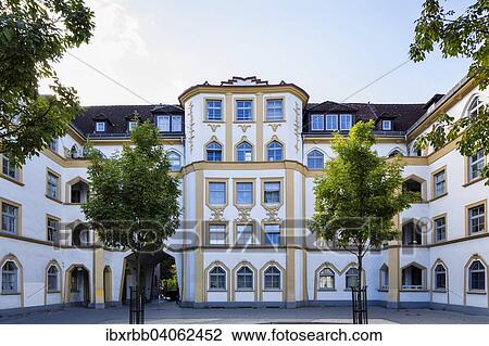 Siedlung Mannesallee im expressionistischen Stil, Wilhelmsburg, Hamburg, Deutschland, Europa View Large Photo Image Stock Image - Siedlung Mannesallee im expressionistischen Stil, Wilhelmsburg, Hamburg, Deutschland, Europa. Fotosearch