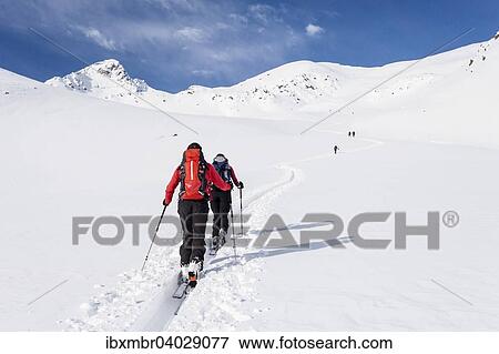 Skitourengeher beim Aufstieg durch das Lagauntal auf den Stotz bei Kurzras im Schnalstal, hinten der Stotz, links die Saldurspitze, Schnals, Meran und Umgebung, Meranerland, Sudtirol, Trentino-Sudtirol, Italien, Europa View Large Photo Image Stock Photo - Skitourengeher beim Aufstieg durch das Lagauntal auf den Stotz bei Kurzras im Schnalstal, hinten der Stotz, links die Saldurspitze, Schnals, Meran und Umgebung, Meranerland, Sudtirol, Trentino-Sudtirol, Italien, Europa. Fotosearch