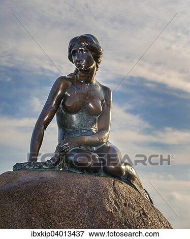 Skulptur Kleine Meerjungfrau, Wahrzeichen von Kopenhagen, Kopenhagener Hafen, Kopenhagen, Danemark, Europa View Large Photo Image Stock Photo - Skulptur Kleine Meerjungfrau, Wahrzeichen von Kopenhagen, Kopenhagener Hafen, Kopenhagen, Danemark, Europa. Fotosearch