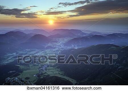 Sonnenaufgang, Ausblick vom Schneeberg uber Puchberg am Schneeberg, Wiener Alpen, Niederosterreich, Osterreich, Europa View Large Photo Image Stock Photograph - Sonnenaufgang, Ausblick vom Schneeberg uber Puchberg am Schneeberg, Wiener Alpen, Niederosterreich, Osterreich, Europa. Fotosearch