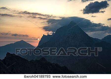 Stock Image - Sonnenaufgang im Gebirge, Grosser Odstein, Nationalpark Gesause, Steiermark, Osterreich, Europa. Fotosearch