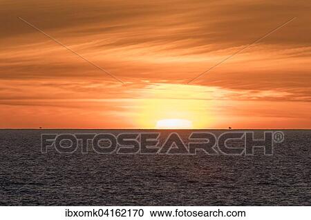 Sonnenaufgang, Kong Oscar Fjord, Nordost-Gronland-Nationalpark, Gronland, Nordamerika View Large Photo Image Stock Image - Sonnenaufgang, Kong Oscar Fjord, Nordost-Gronland-Nationalpark, Gronland, Nordamerika. Fotosearch