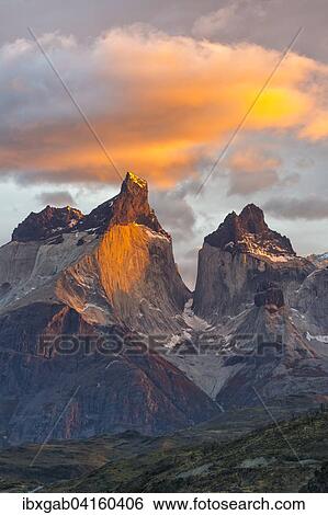 Sonnenaufgang uber Cuernos del Paine, Nationalpark Torres del Paine, Patagonien, Chile, Sudamerika View Large Photo Image Stock Photograph - Sonnenaufgang uber Cuernos del Paine, Nationalpark Torres del Paine, Patagonien, Chile, Sudamerika. Fotosearch