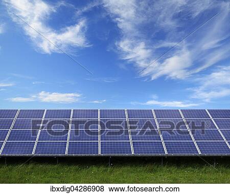 Stock Photo - Sonnenkollektoren in einem Solarpark, Grossbritannien, Europa. Fotosearch