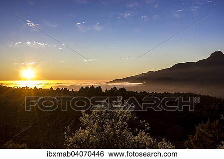 Sonnenuntergang, La Palma, Kanarische Inseln, Spanien, Europa View Large Photo Image Stock Photograph - Sonnenuntergang, La Palma, Kanarische Inseln, Spanien, Europa. Fotosearch