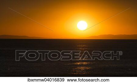 Sonnenuntergang uber dem Meer, Cinque terre, Ligurien, Italien, Europa View Large Photo Image Stock Photo - Sonnenuntergang uber dem Meer, Cinque terre, Ligurien, Italien, Europa. Fotosearch