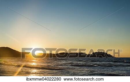 Sonnenuntergang uber Meer, Zitadelle von Calvi, Korsika, Frankreich, Europa View Large Photo Image Stock Image - Sonnenuntergang uber Meer, Zitadelle von Calvi, Korsika, Frankreich, Europa. Fotosearch