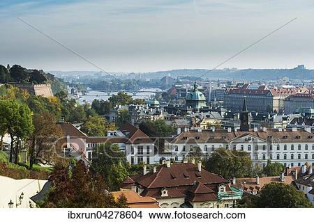 Picture - Stadtansicht von der Prager Burg, Prag, Tschechien, Europa. Fotosearch