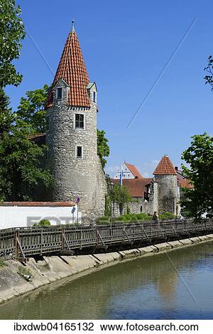 Stadtmauer mit Stadtturmen uber der Abens, Abensberg, Niederbayern, Bayern, Deutschland, Europa View Large Photo Image Stock Image - Stadtmauer mit Stadtturmen uber der Abens, Abensberg, Niederbayern, Bayern, Deutschland, Europa. Fotosearch