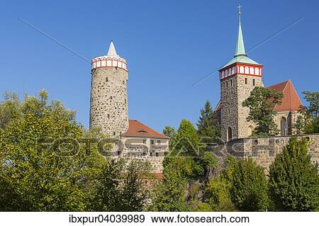 Stadtmauer nahe der Spree mit Turm der Alten Wasserkunst und der Michaeliskirche, Bautzen, Sachsen, Deutschland, Europa View Large Photo Image Stock Photo - Stadtmauer nahe der Spree mit Turm der Alten Wasserkunst und der Michaeliskirche, Bautzen, Sachsen, Deutschland, Europa. Fotosearch
