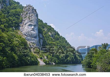 Stock Image - Statue des Decebalus, Naturpark Eisernes Tor, Donautal, Rumanien, Europa. Fotosearch