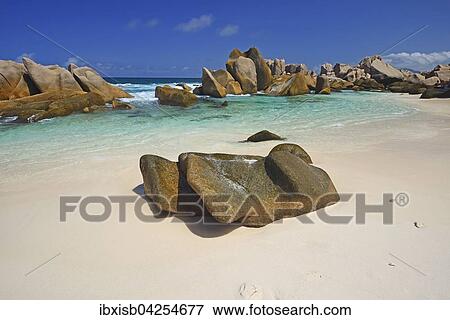 Strand Anse Marron, auch La Source Marron, mit Felsen, Insel La Digue, Seychellen, Afrika View Large Photo Image Stock Photo - Strand Anse Marron, auch La Source Marron, mit Felsen, Insel La Digue, Seychellen, Afrika. Fotosearch