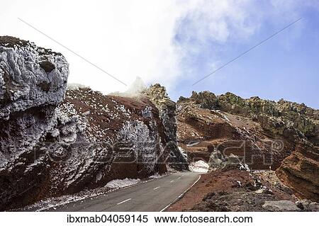 Strasse zum Roque de los Muchachos, vereiste Vulkanfelsen, Nebel, La Palma, Kanarische Inseln, Spanien, Europa View Large Photo Image Stock Photography - Strasse zum Roque de los Muchachos, vereiste Vulkanfelsen, Nebel, La Palma, Kanarische Inseln, Spanien, Europa. Fotosearch