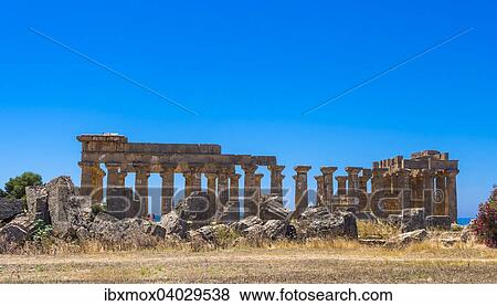 Stock Photo - Tempel der Hera, Tempel E der Zeusgattin Hera, Juno, Selinunt, Marinella, Sizilien, Italien, Europa. Fotosearch