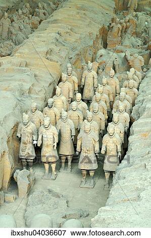 Stock Photo - Terrakotta-Armee, Grabanlage Halle 1, Mausoleum Qin Shihuangdis, Xi'an, Provinz Shaanxi, China, Asien. Fotosearch