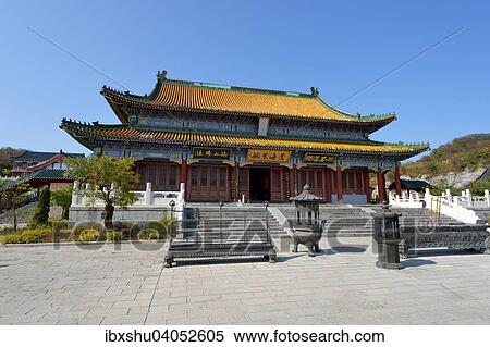 Tianmen-Tempel, buddhistisches Zentrum von West Hunan, Provinz Hunan, China, Asien View Large Photo Image Stock Photography - Tianmen-Tempel, buddhistisches Zentrum von West Hunan, Provinz Hunan, China, Asien. Fotosearch