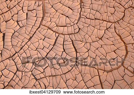Trockenrissse einer Ton-Pfanne oder playa, Tassili n'Ajjer, Sahara, Algerien, Afrika View Large Photo Image Stock Photo - Trockenrissse einer Ton-Pfanne oder playa, Tassili n'Ajjer, Sahara, Algerien, Afrika. Fotosearch