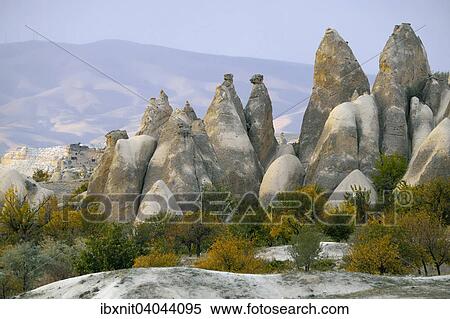 Tuffsteinformationen, Goreme-Nationalpark, Goreme, Provinz Nevsehir, Kappadokien, Turkei, Asien View Large Photo Image Stock Photography - Tuffsteinformationen, Goreme-Nationalpark, Goreme, Provinz Nevsehir, Kappadokien, Turkei, Asien. Fotosearch