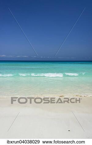 Turkisfarbenes Wasser am Strand in Shuab Bay, Insel Sokotra, Jemen, Asien View Large Photo Image Stock Photo - Turkisfarbenes Wasser am Strand in Shuab Bay, Insel Sokotra, Jemen, Asien. Fotosearch