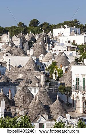 Uberblick, Kegeldachen der Trulli, Rione Monti Bezirk, Alberobello, Apulien, Italien, Europa View Large Photo Image Stock Image - Uberblick, Kegeldachen der Trulli, Rione Monti Bezirk, Alberobello, Apulien, Italien, Europa. Fotosearch