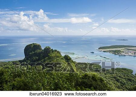 Stock Image - Uberblick mit Sokehs Rock, Insel Pohnpei, Mikronesien, Ozeanien. Fotosearch
