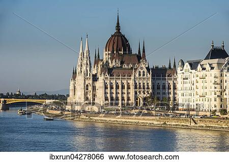 Ungarisches Parlamentsgebaude am Ufer der Donau, Budapest, Ungarn, Europa View Large Photo Image Stock Photograph - Ungarisches Parlamentsgebaude am Ufer der Donau, Budapest, Ungarn, Europa. Fotosearch