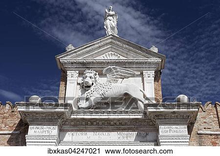 Venzianischer geflugelter Lowe am Portal des Arsenal, Stadtteil Castello, Venedig, Venetien, Italien, Europa View Large Photo Image Stock Image - Venzianischer geflugelter Lowe am Portal des Arsenal, Stadtteil Castello, Venedig, Venetien, Italien, Europa. Fotosearch
