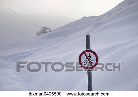 Verbotsschild fur Radfahrer im Schnee, Hocheck, Mangfallgebirge, bei Oberaudorf, Oberbayern, Bayern, Deutschland, Europa View Large Photo Image Stock Image - Verbotsschild fur Radfahrer im Schnee, Hocheck, Mangfallgebirge, bei Oberaudorf, Oberbayern, Bayern, Deutschland, Europa. Fotosearch