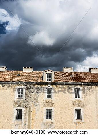 Verfallenes Mehrfamilienhaus, Gewitterstimmung, Corte, Korsika, Frankreich, Europa View Large Photo Image Stock Image - Verfallenes Mehrfamilienhaus, Gewitterstimmung, Corte, Korsika, Frankreich, Europa. Fotosearch