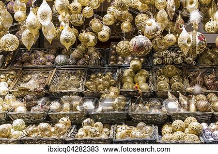 Verkaufsstand mit Christbaumkugeln, Christkindlmarkt, Rathausplatz, Wien, Osterreich, Europa View Large Photo Image Stock Image - Verkaufsstand mit Christbaumkugeln, Christkindlmarkt, Rathausplatz, Wien, Osterreich, Europa. Fotosearch