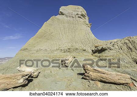 Picture - Versteinerter Wald Monumento Natural Bosques Petrificado, Sarmiento, Chubut, Argentinien, Sudamerika. Fotosearch