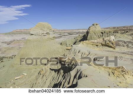 Stock Photography - Versteinerter Wald Monumento Natural Bosques Petrificado, Sarmiento, Chubut, Argentinien, Sudamerika. Fotosearch