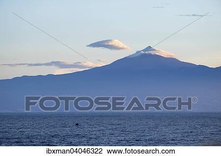 Vulkan Pico del Teide, Teneriffa, Kanarische Inseln, Spanien, Europa View Large Photo Image Stock Image - Vulkan Pico del Teide, Teneriffa, Kanarische Inseln, Spanien, Europa. Fotosearch