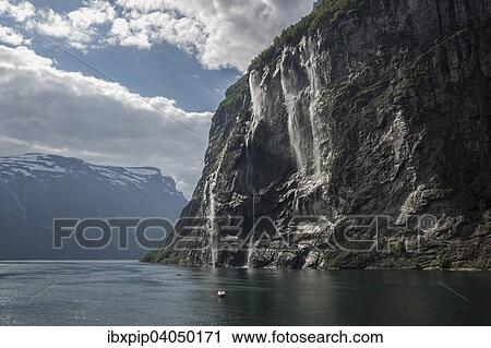 Wasserfall, Geirangerfjord, Norwegen, Europa View Large Photo Image Stock Image - Wasserfall, Geirangerfjord, Norwegen, Europa. Fotosearch