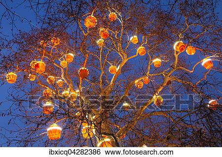 Weihnachtsdekoration, Christkindlmarkt, Rathausplatz, Wien, Osterreich, Europa View Large Photo Image Stock Photograph - Weihnachtsdekoration, Christkindlmarkt, Rathausplatz, Wien, Osterreich, Europa. Fotosearch